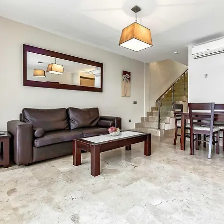 Townhouse 2 Bedrooms On The First Line