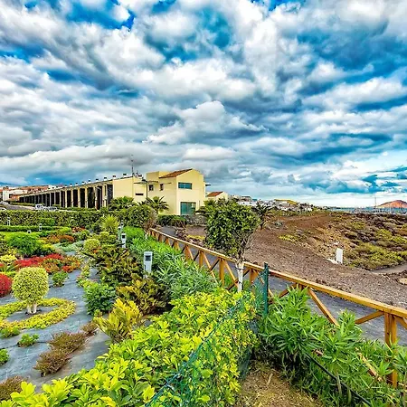 Townhouse 2 Bedrooms On The First Line Сasa de vacaciones *